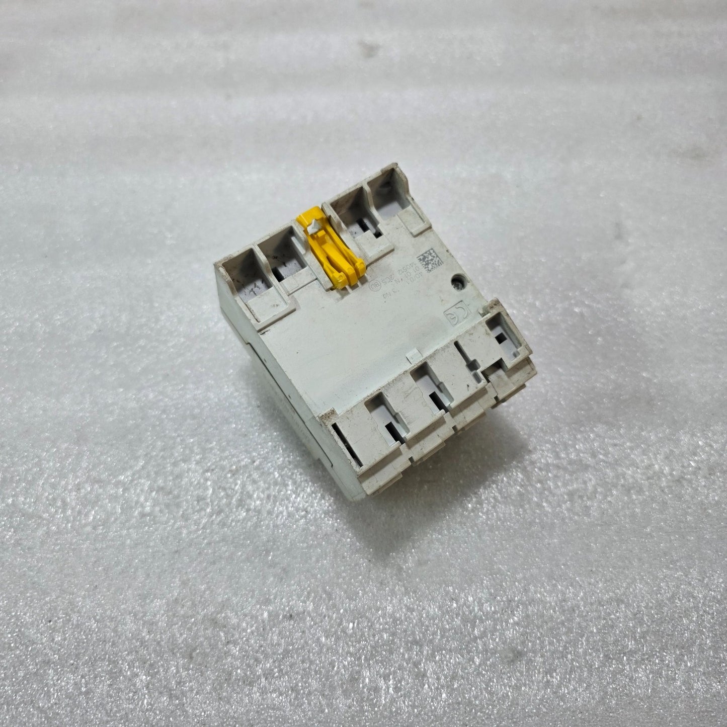 ABB FH204 AC 4P 40A 100MA 415V 6KA RCCB RESIDUAL CURRENT CIRCUIT BREAKER