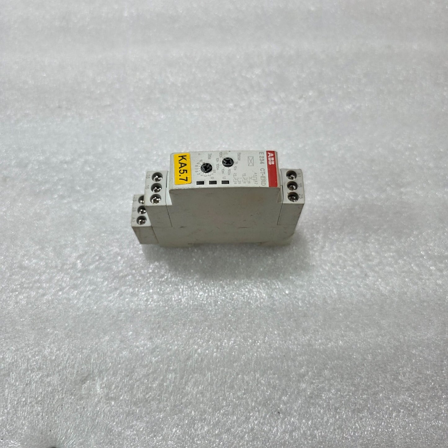 ABB E234 CT-ERD.22 1SVR500100R0100 DIN RAIL ON-DELAY TIMER RELAY 2C/O 24-240V AC