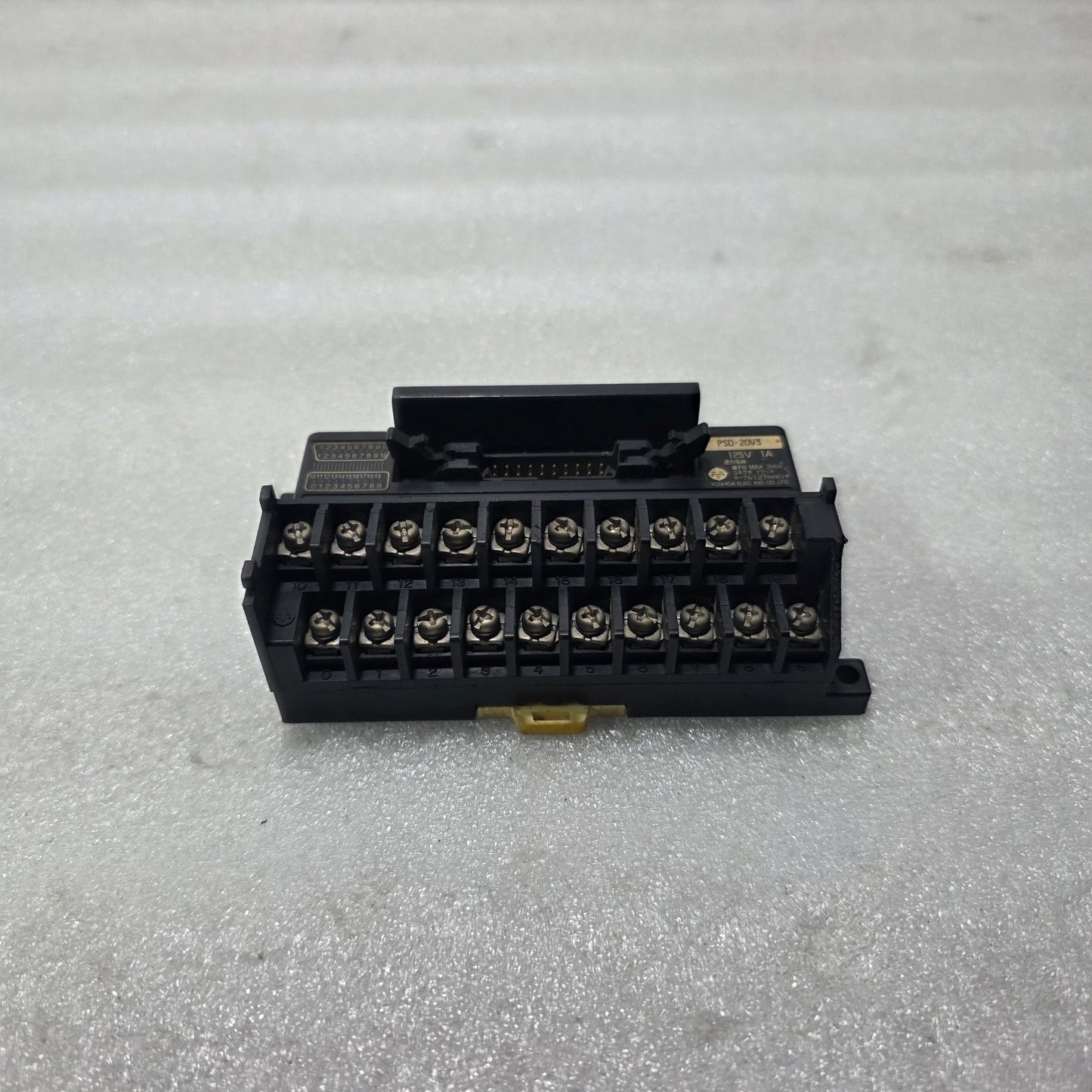 YOSHIDA ELEC PSD-20V3 PLC I/O TERMINAL BLOCK BOARD 20 POINT 125V 1A
