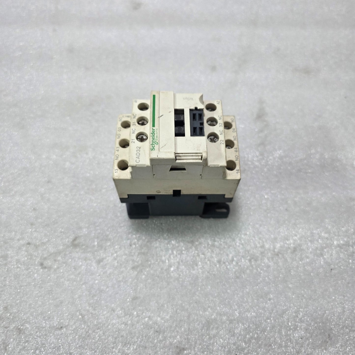S ELECTRIC CAD32 CONTROL RELAY 3NO 2NC 10A 42VAC 50/60HZ TESYS TELEMECANIQUE