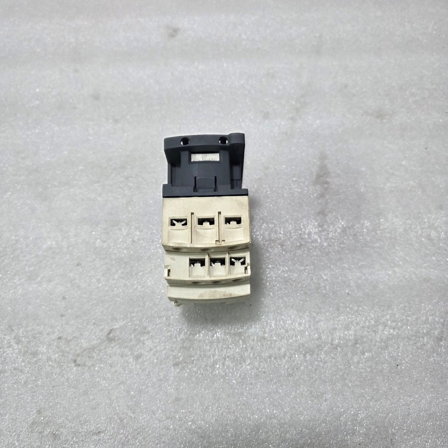 S ELECTRIC CAD32 CONTROL RELAY 3NO 2NC 10A 42VAC 50/60HZ TESYS TELEMECANIQUE