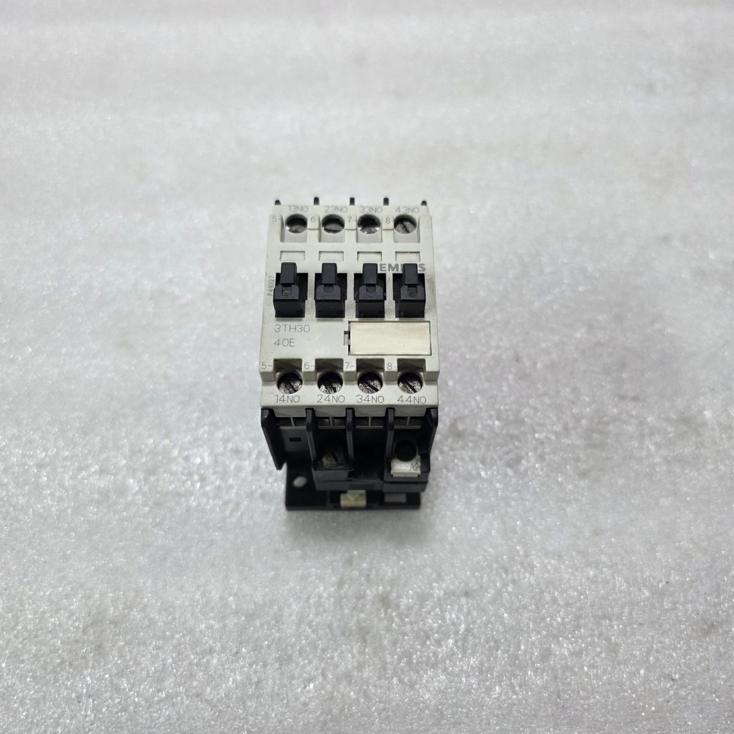 SIEMENS 3TH30 40E AUXILIARY CONTACTOR 4NO 220VAC 50/60HZ CONTROL RELAY