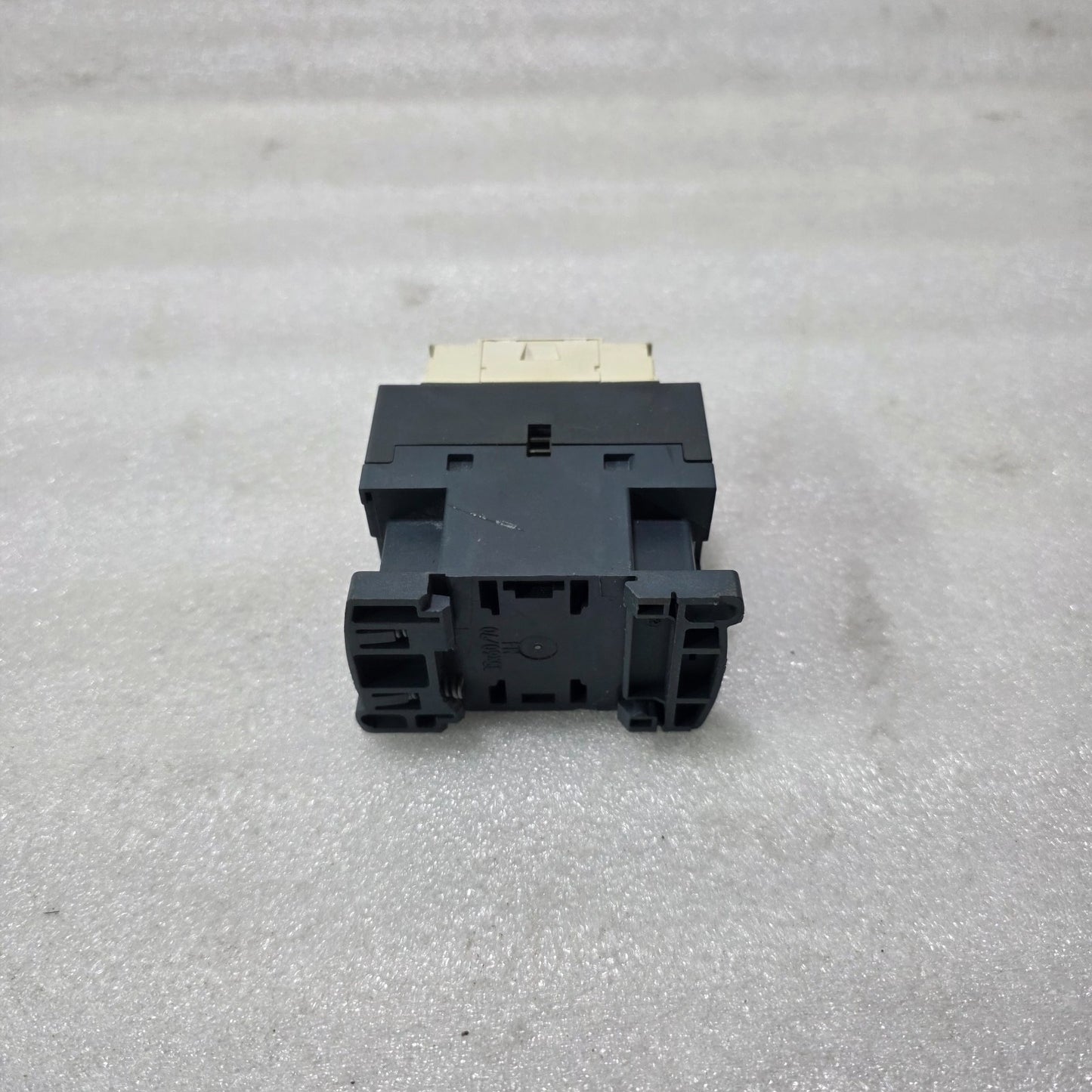 S ELECTRIC LC1D09 3 POLE CONTACTOR 9A 1NO 1NC AUX TESYS D IEC 60947-4-1