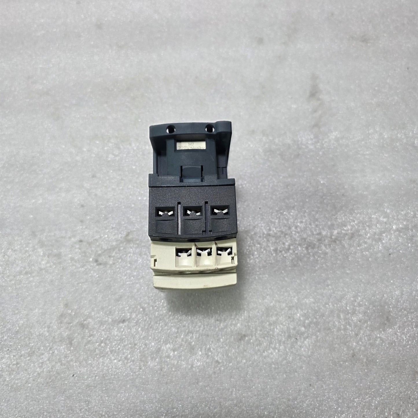 S ELECTRIC LC1D09 3 POLE CONTACTOR 9A 1NO 1NC AUX 220V TESYS D IEC 60947-4-1