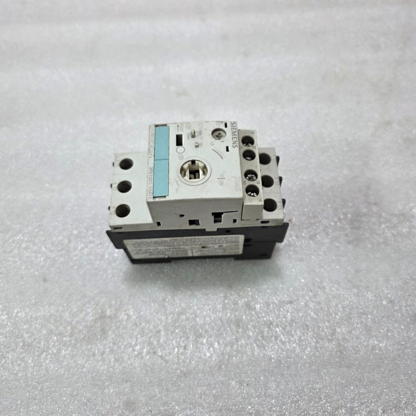 SIEMENS 3RV1021-1HA15 MOTOR PROTECTION CIRCUIT BREAKER 3 POLE CLASS 10 5.5-8A