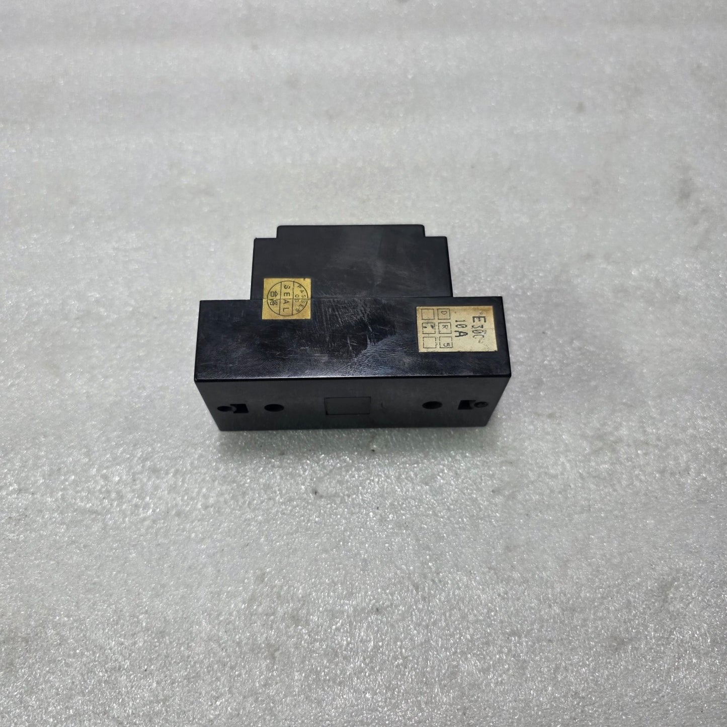 FUJI ELECTRIC E30C MCCB 2P 10A 250VAC 2.5KA MOULDED CASE CIRCUIT BREAKER