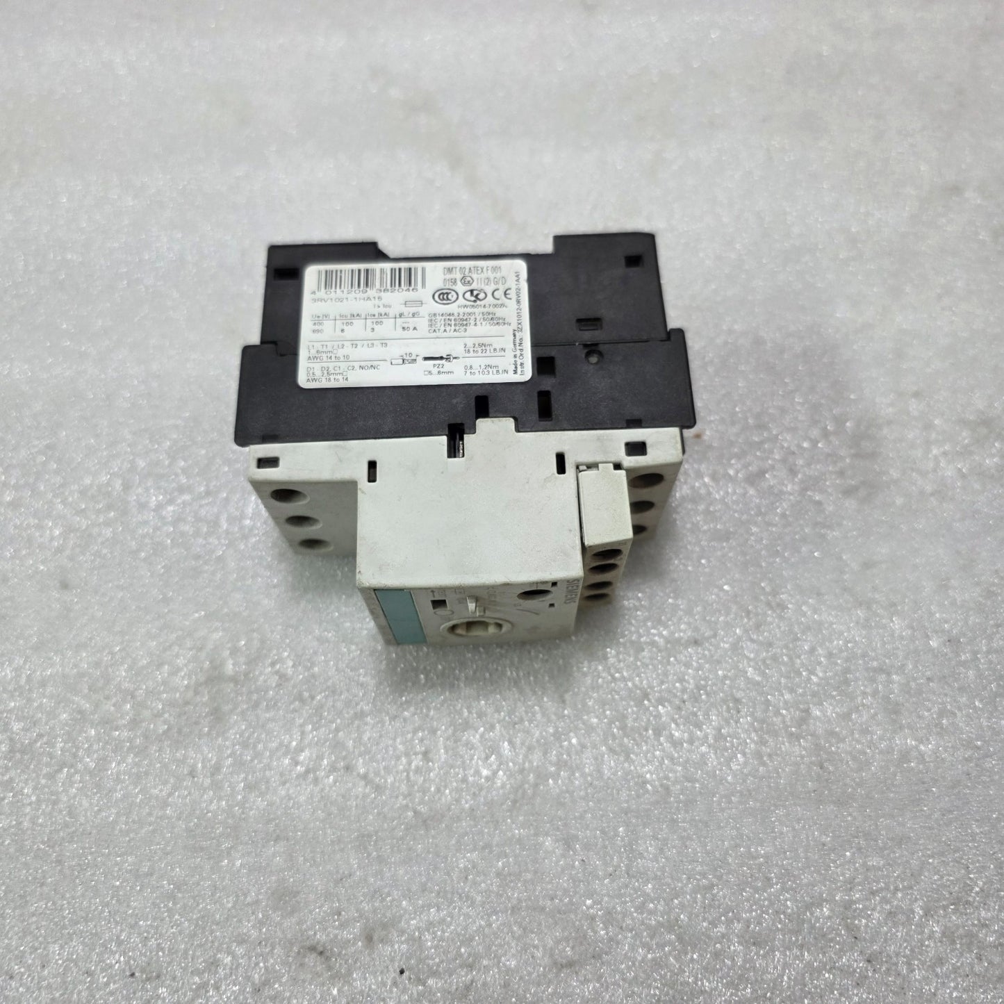 SIEMENS 3RV1021-1HA15 MOTOR PROTECTION CIRCUIT BREAKER 3 POLE CLASS 10 5.5-8A