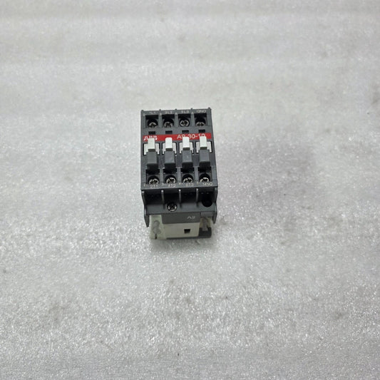ABB A9-30-10 3 POLE CONTACTOR 9A 24VAC COIL 3NO 1NO AUX IEC 60947-4-1