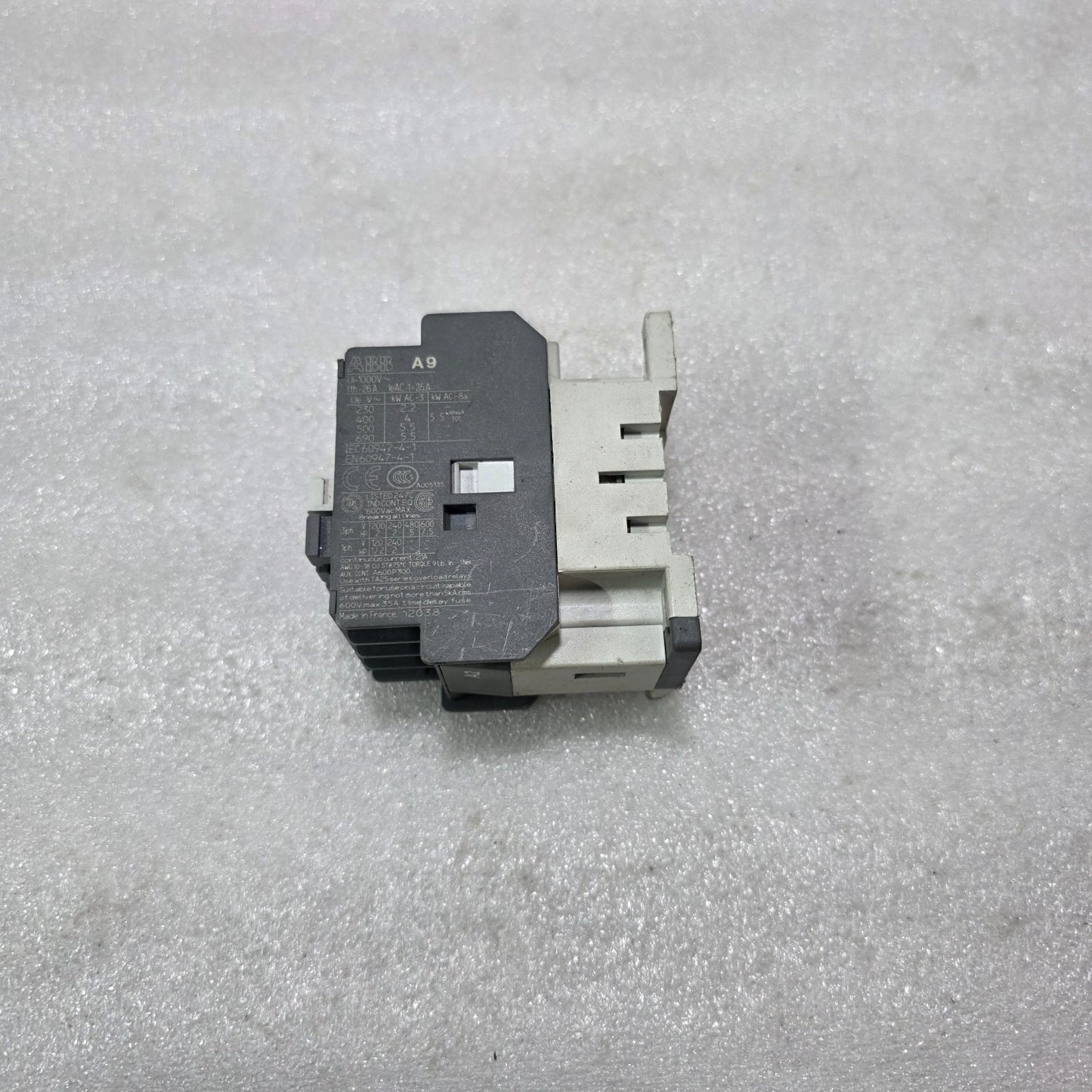 ABB A9-30-10 3 POLE CONTACTOR 9A 24VAC COIL 3NO 1NO AUX IEC 60947-4-1