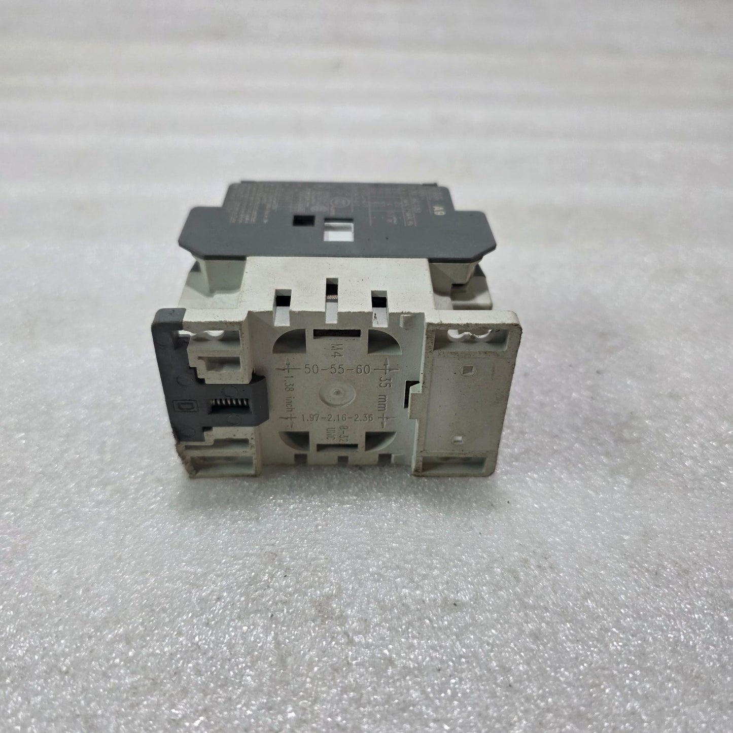 ABB A9-30-10 3 POLE CONTACTOR 9A 24VAC COIL 3NO 1NO AUX IEC 60947-4-1