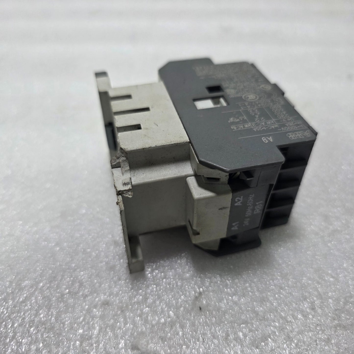 ABB A9-30-10 CONTACTOR 3P 24V COIL 25A 4KW 400V IEC 60947-4-1