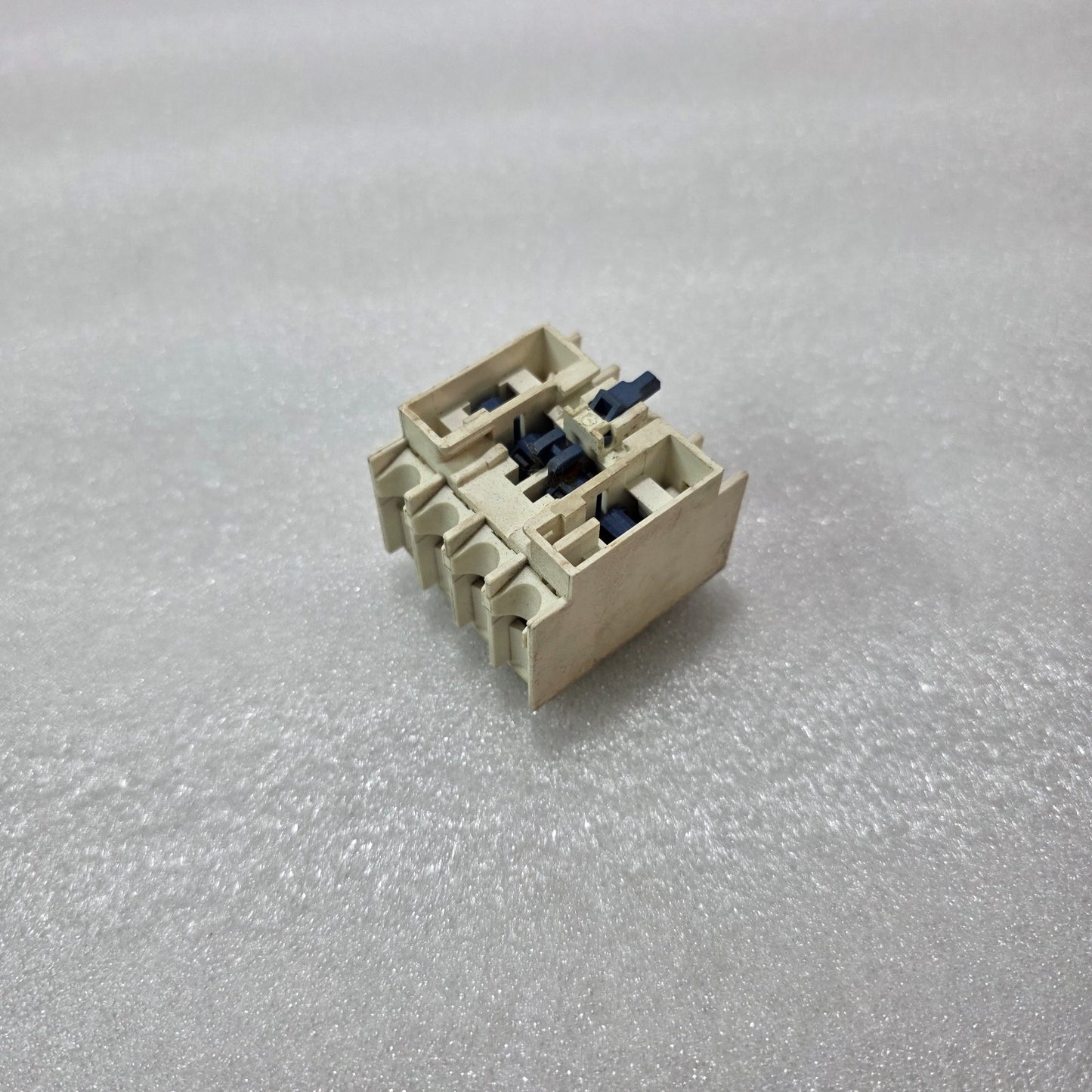 WEIDMÜLLER | WKN 70/U | HEAVY DUTY DIN RAIL TERMINAL BLOCK | 6–2/0 AWG | 750V |