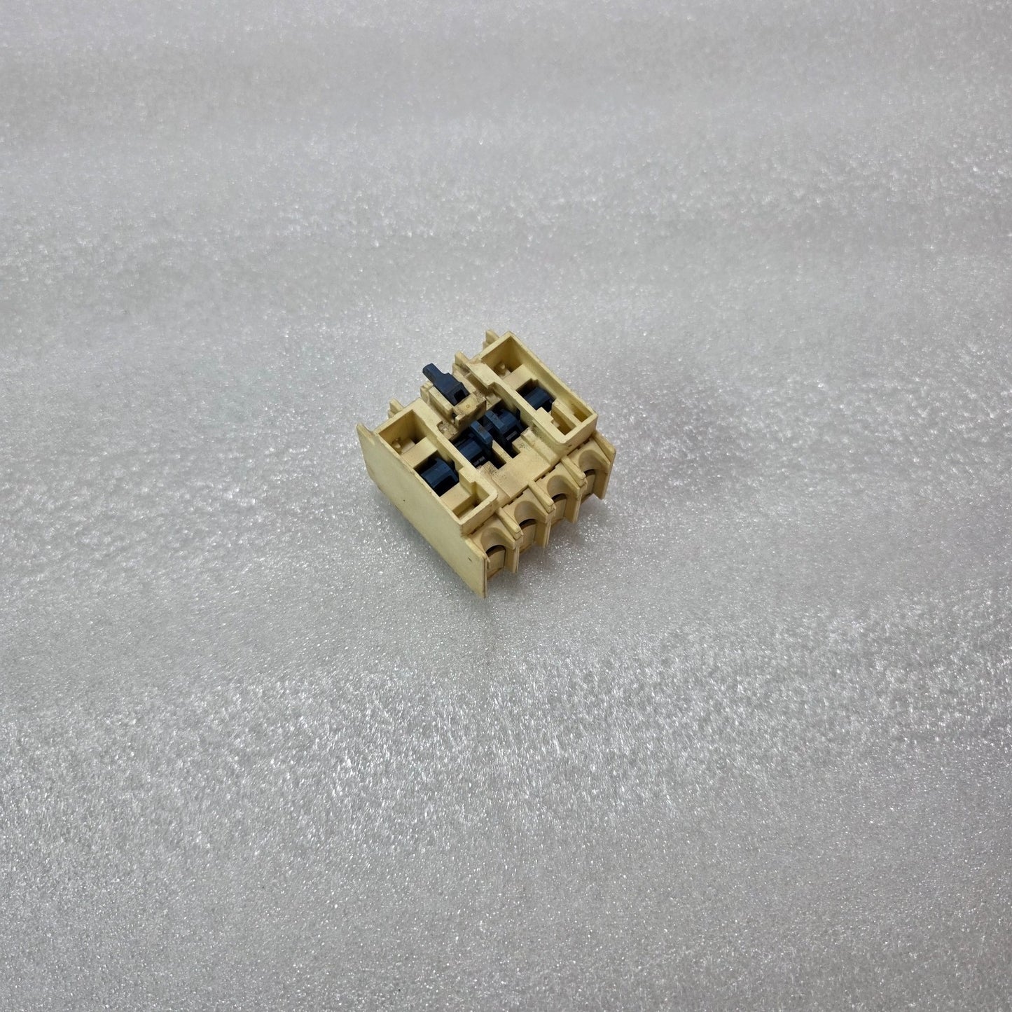 TELEMECANIQUE | LADN22 / LA1DN22 | AUXILIARY CONTACT BLOCK | 2NO + 2NC | 690V |