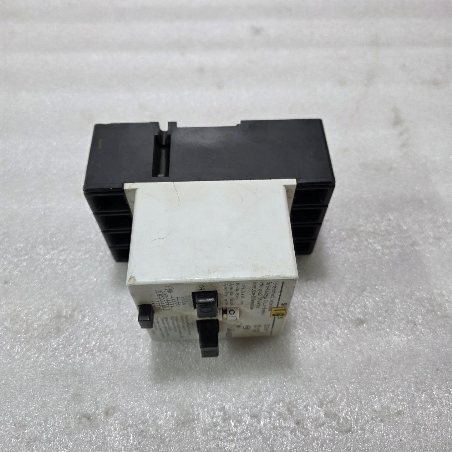 SIEMENS | EARTH LEAKAGE CIRCUIT BREAKER (ELCB / RCD) | 5SZ6673