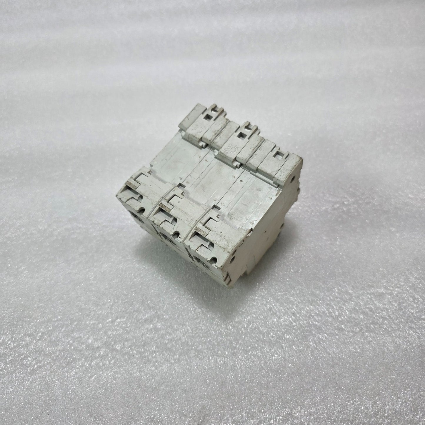 MERLIN GERIN | C120N C80 | MCB MINIATURE CIRCUIT BREAKER | 3-POLE | 415V | 80A C