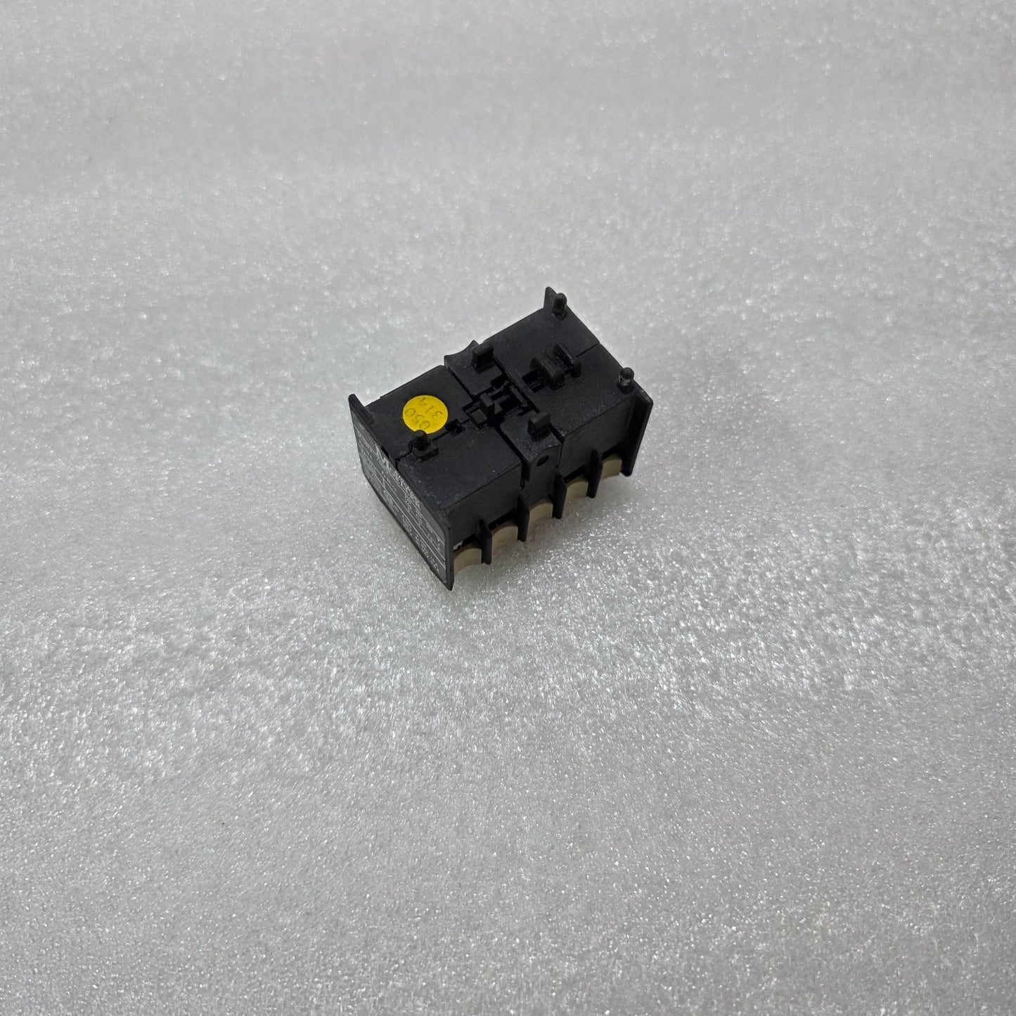 KLÖCKNER MOELLER | 22 DILE | AUXILIARY CONTACT BLOCK | 2NO + 2NC | 500V / 600V |