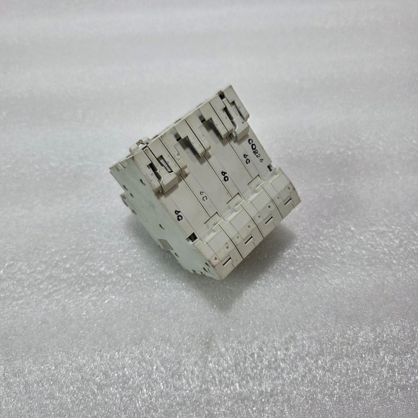 MERLIN GERIN | C60H C6 | MCB MINIATURE CIRCUIT BREAKER | 4-POLE | 415V | 6A CURV