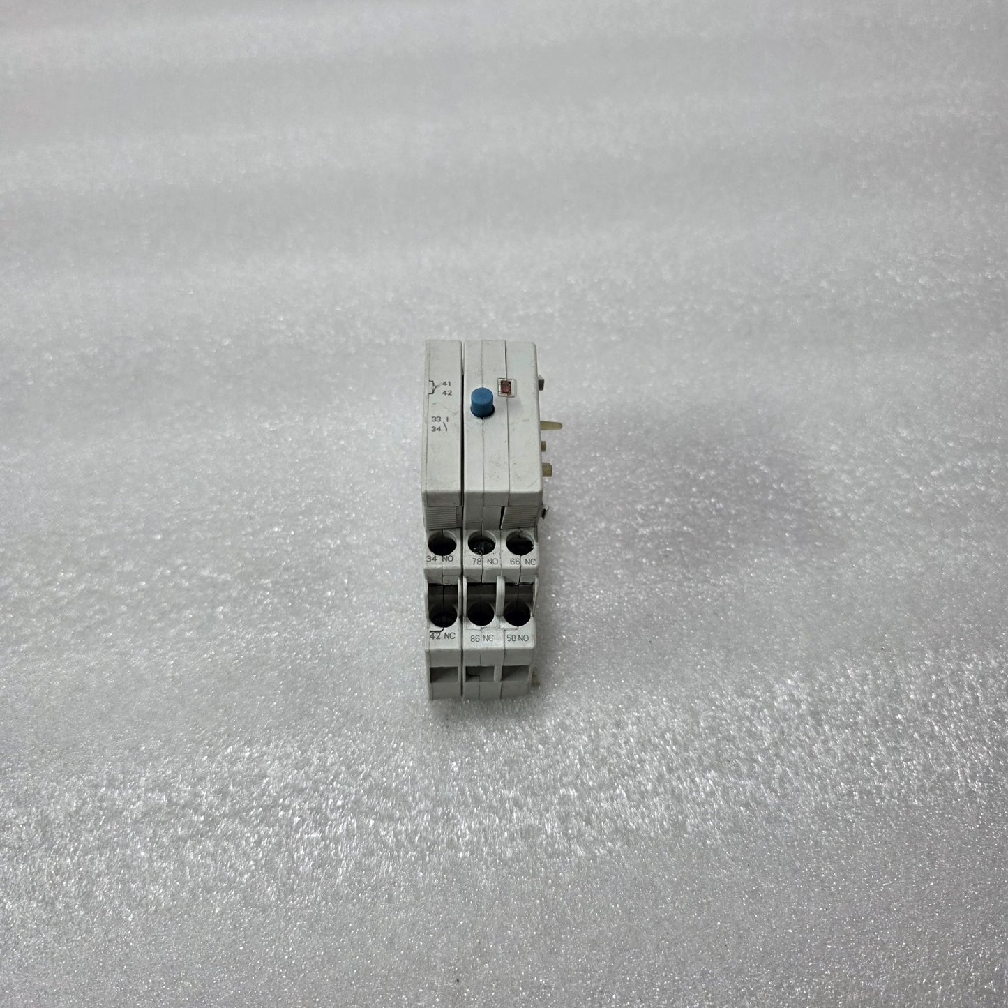 SIEMENS 3RV1901-1A AUXILIARY CONTACT BLOCK 3NO+3NC 690V FOR 3RV1 SERIES