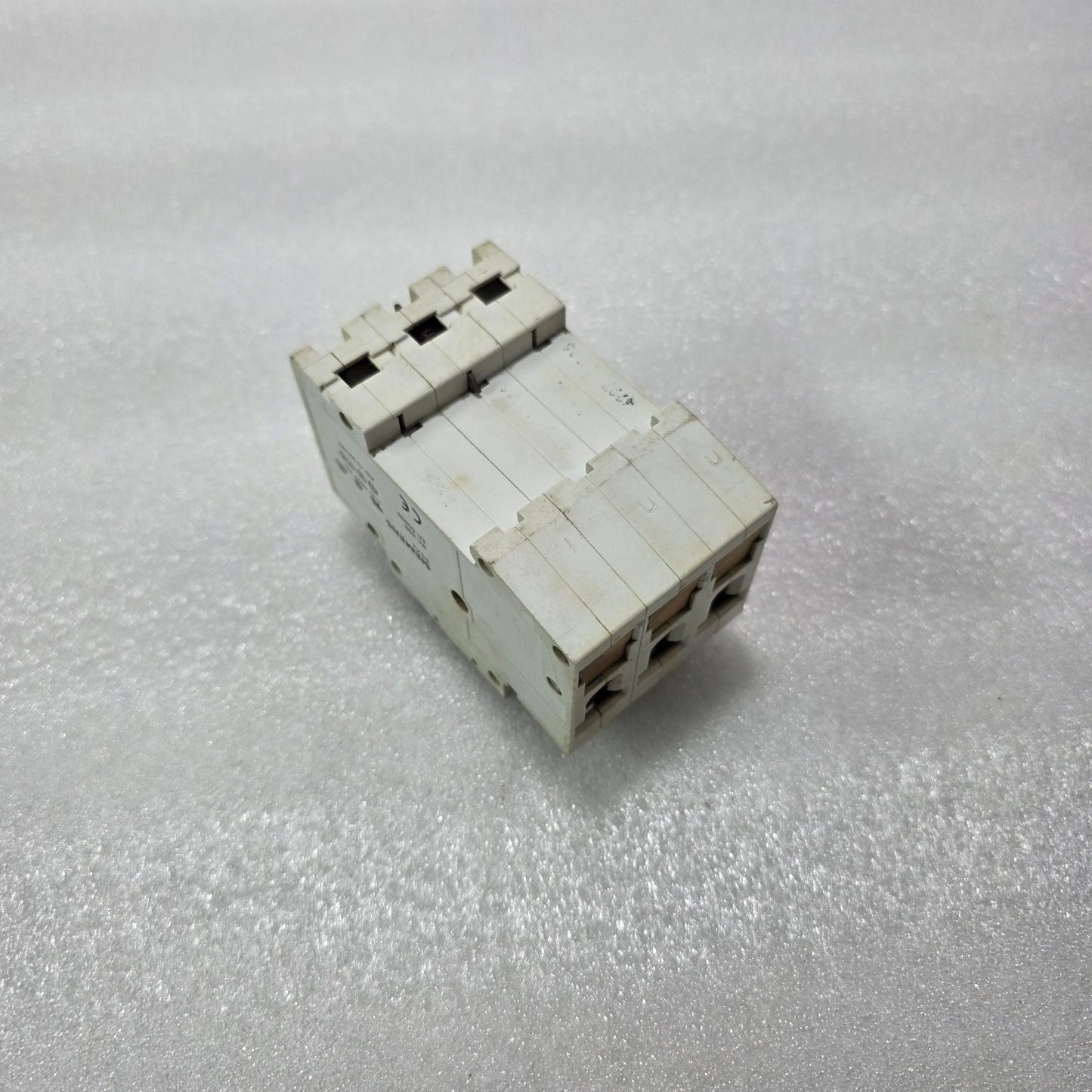 SIEMENS 5SX2316-7 3P 16A CURVE B 400/480V 6KA MCB MINIATURE CIRCUIT BREAKER