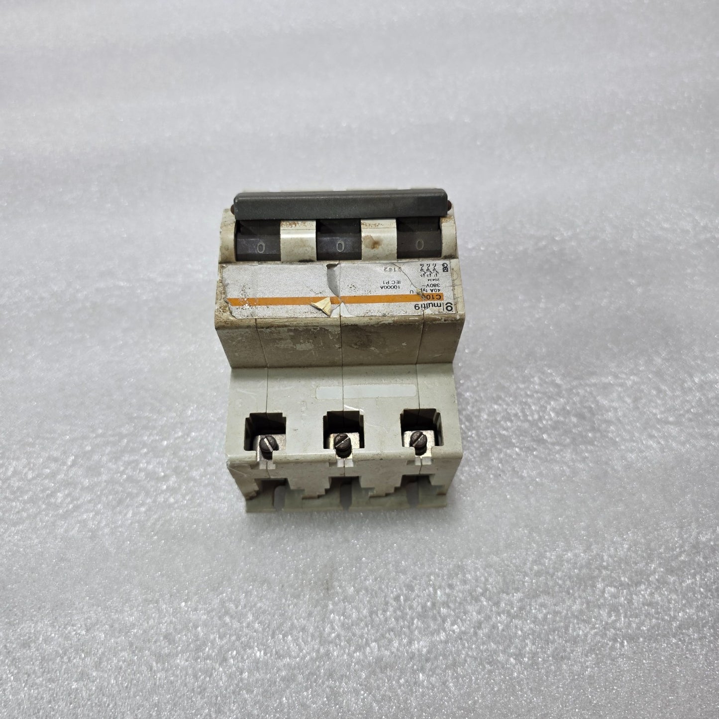 MERLIN GERIN MULTI9 C100 3P 40A TYPE U 380V 10KA MCB MINIATURE CIRCUIT BREAKER