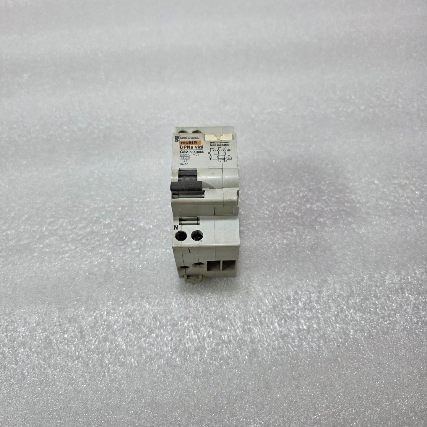 MERLIN GERIN MULTI9 DPNA VIGI C32 1P+N 32A 300MA 230V 4.5KA RCBO