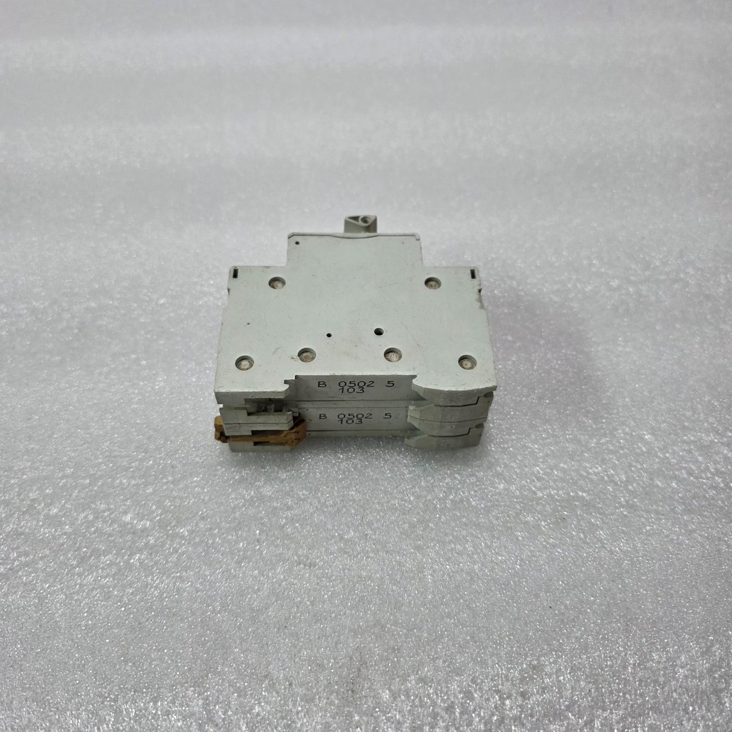 MERLIN GERIN MULTI9 FUSE HOLDER 10.3X38MM 32A 500V IEC 947-3 DIN RAIL