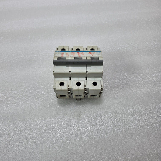 HAGER HLF390S C100 3P 100A CURVE C 400V 10KA MCB MINIATURE CIRCUIT BREAKER