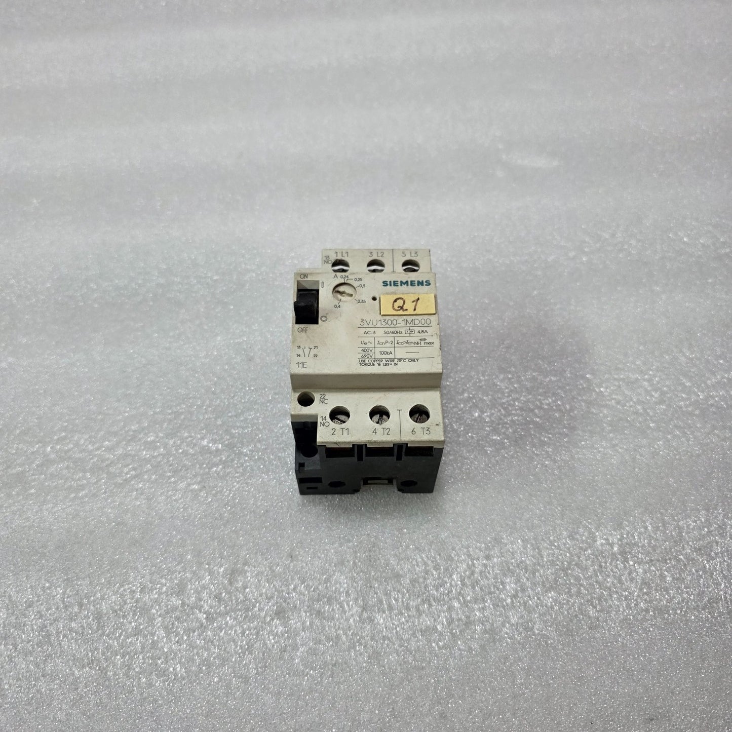 SIEMENS 3VU1300-1MD00 MOTOR CIRCUIT BREAKER 0.24-0.4A 400V AC-3 MADE IN GERMANY