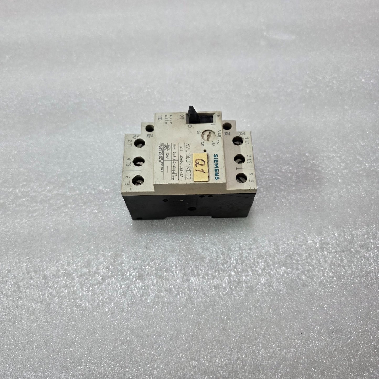 SIEMENS 3VU1300-1MD00 MOTOR CIRCUIT BREAKER 0.24-0.4A 400V AC-3 MADE IN GERMANY