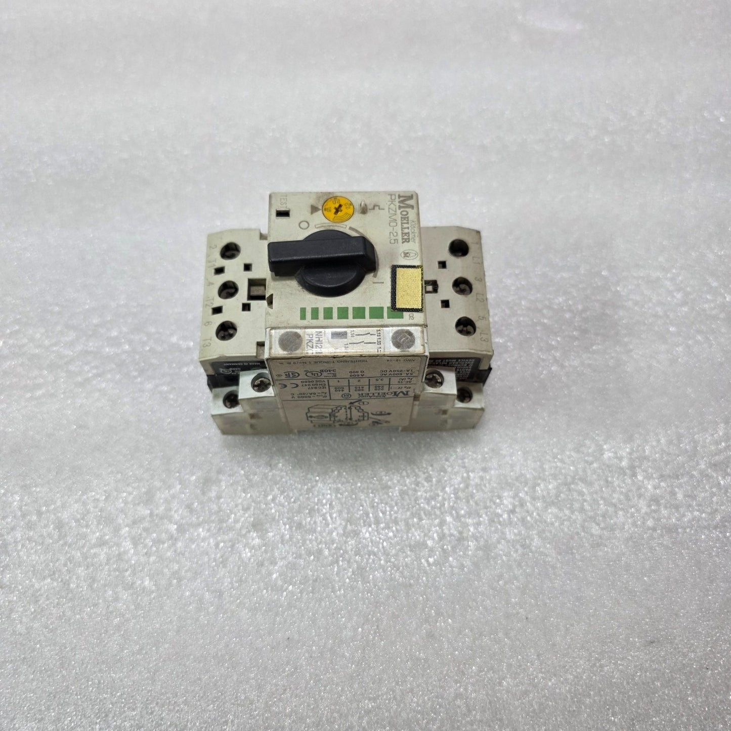 MOELLER PKZM0-2.5 MOTOR PROTECTIVE CIRCUIT BREAKER 1.6-2.5A WITH NHI21-PKZ0 AUX