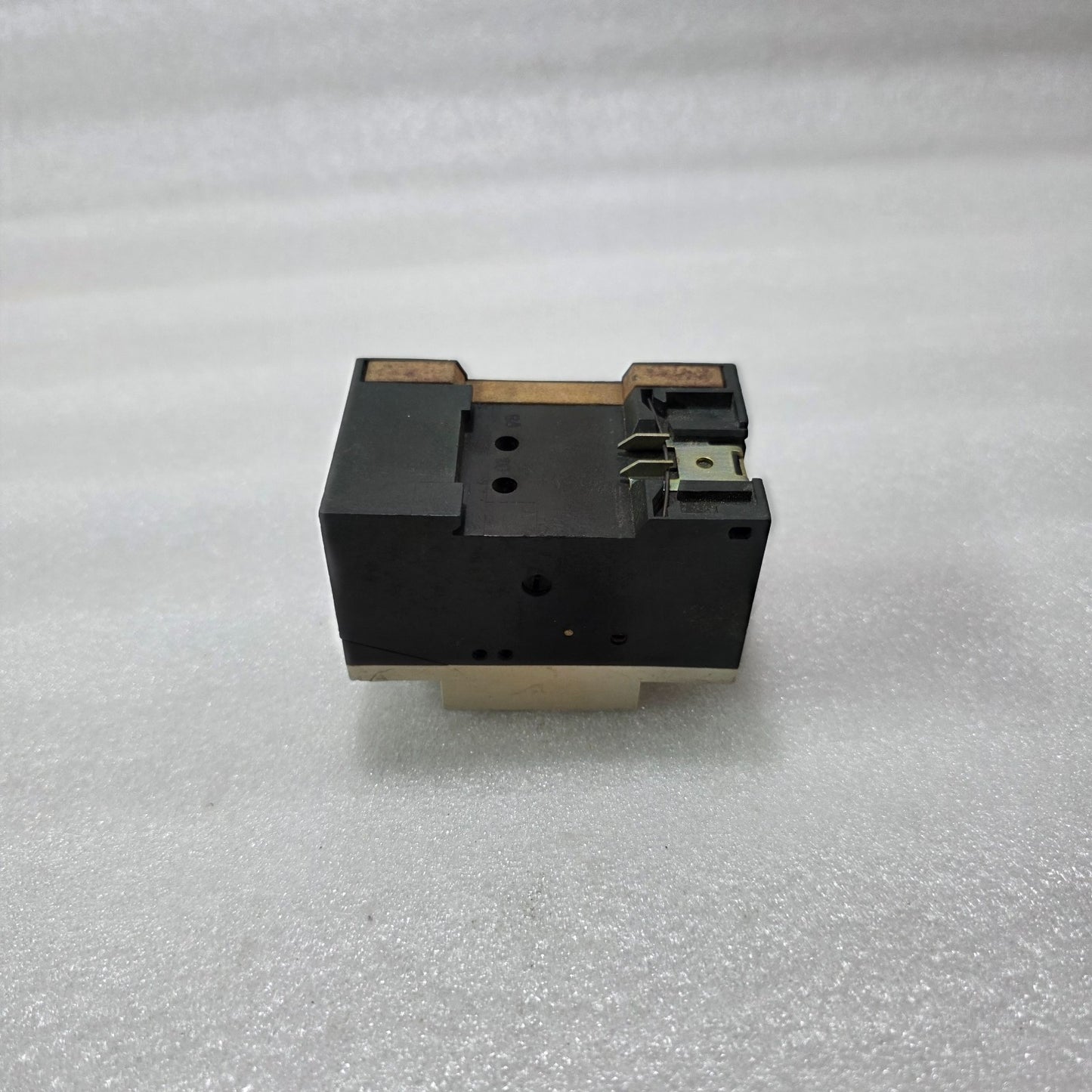 SIEMENS 3VU1300-1MD00 MOTOR CIRCUIT BREAKER 0.24-0.4A 400V AC-3 MADE IN GERMANY