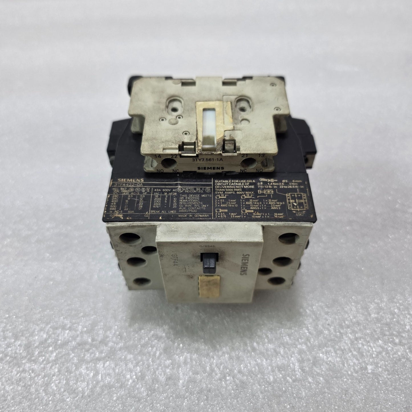 SIEMENS 3TF4422-0A AC CONTACTOR 42A 220V 50/60HZ + 3TY7561-1B AUX CONTACT