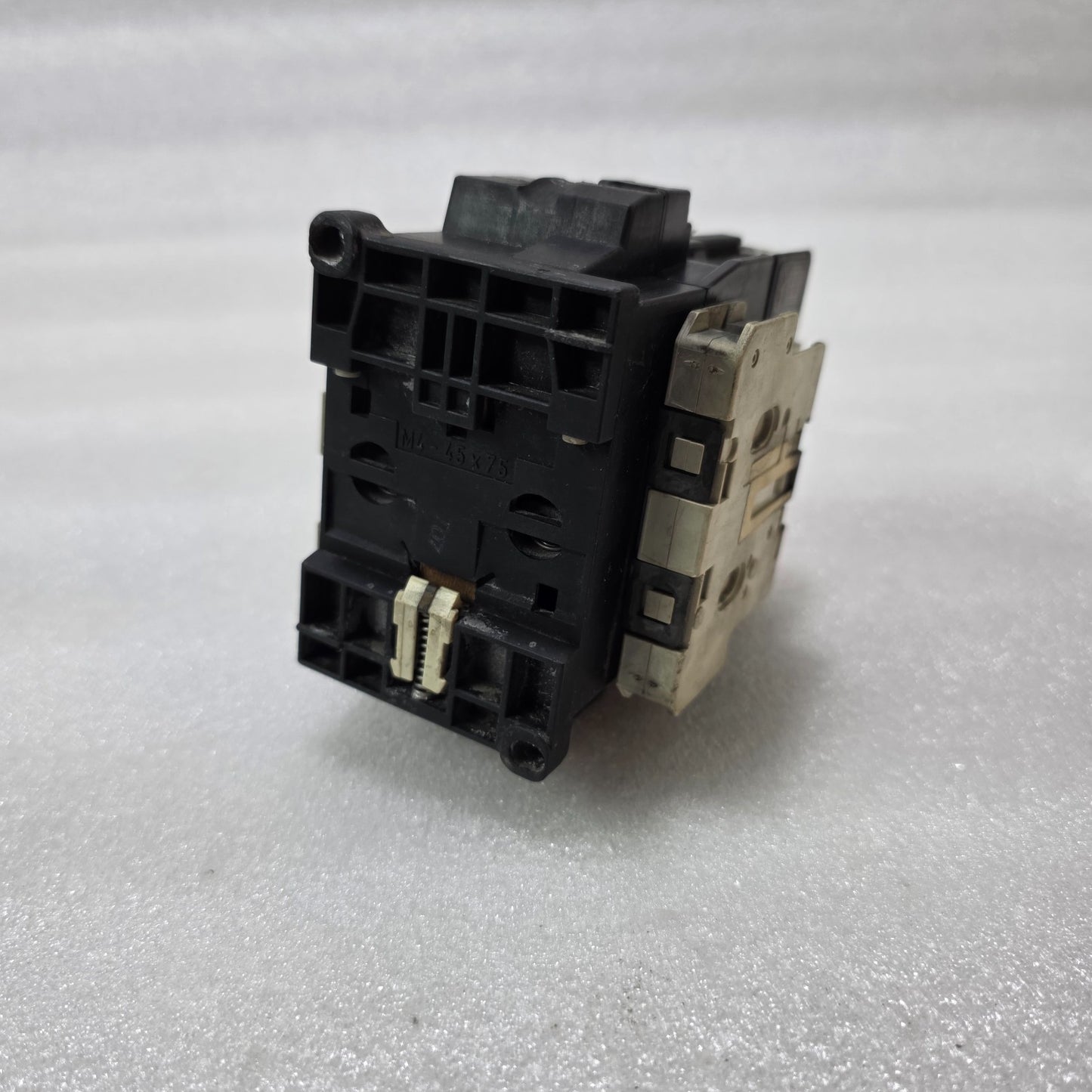 SIEMENS 3TF4422-0A AC CONTACTOR 42A 220V 50/60HZ + 3TY7561-1B AUX CONTACT