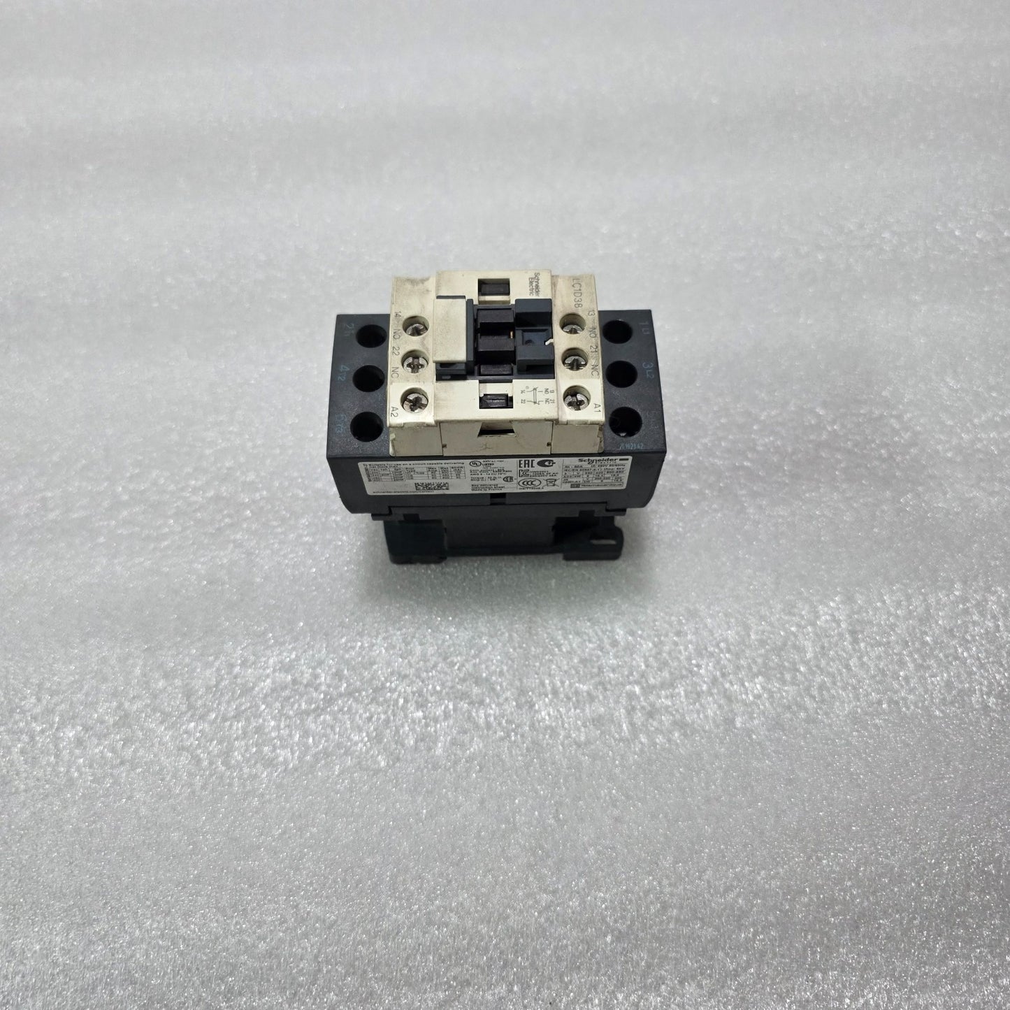 S ELECTRIC LC1D38 TESYS D CONTACTOR 3 POLE 50A 690V WITH AUXILIARY CONTACTS