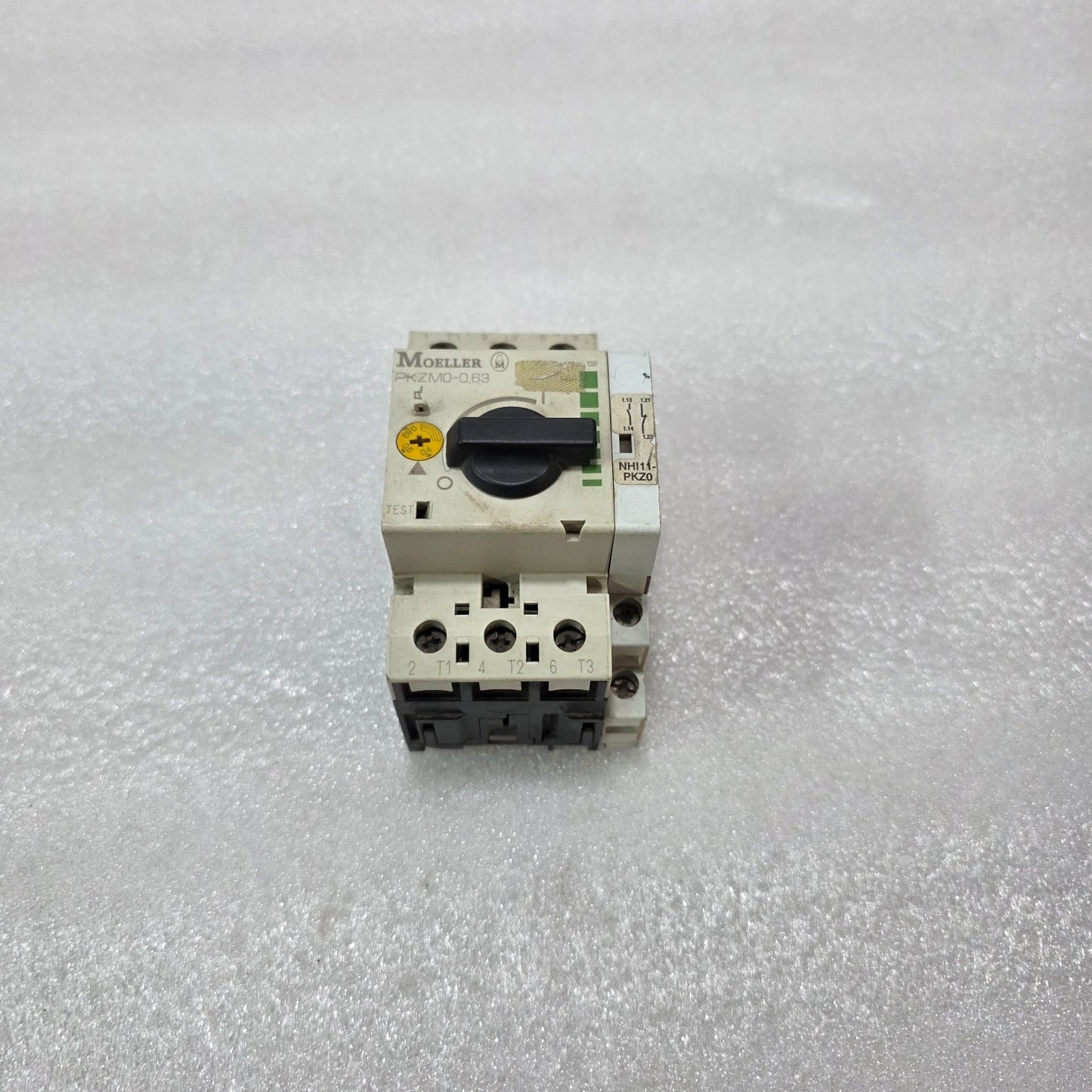 MOELLER PKZM0-0.63 MOTOR PROTECTIVE CIRCUIT BREAKER 0.4-0.63A WITH NHI11-PKZ0 AU