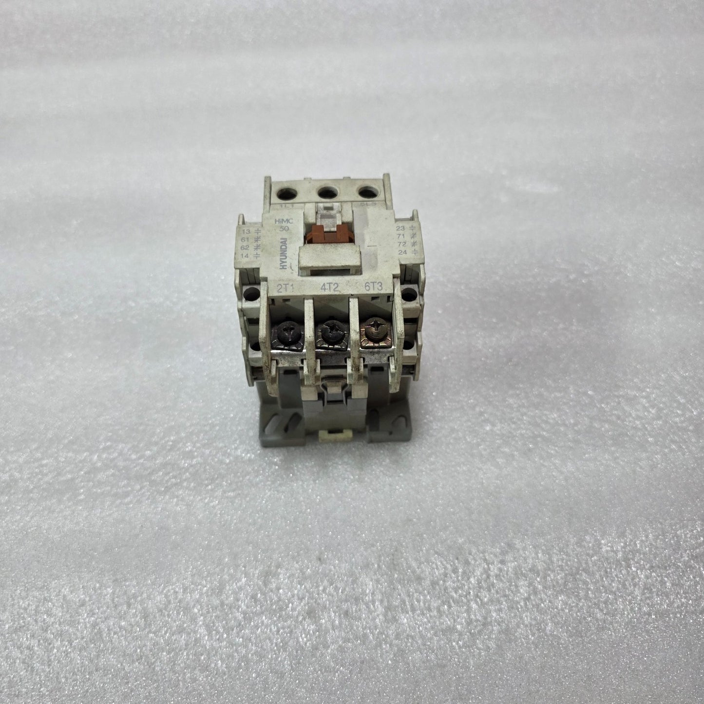 HYUNDAI HiMC 50 MAGNETIC CONTACTOR 50A 220V 50/60HZ 2NO+2NC AUX MADE KOREA