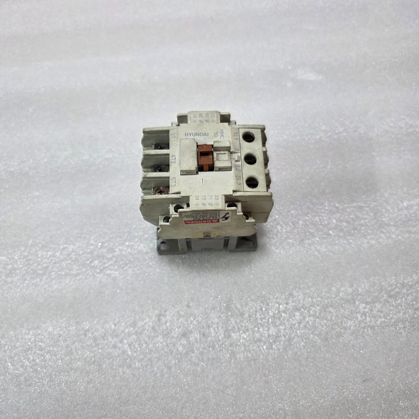 HYUNDAI HiMC 50 MAGNETIC CONTACTOR 50A 220V 50/60HZ 2NO+2NC AUX MADE KOREA
