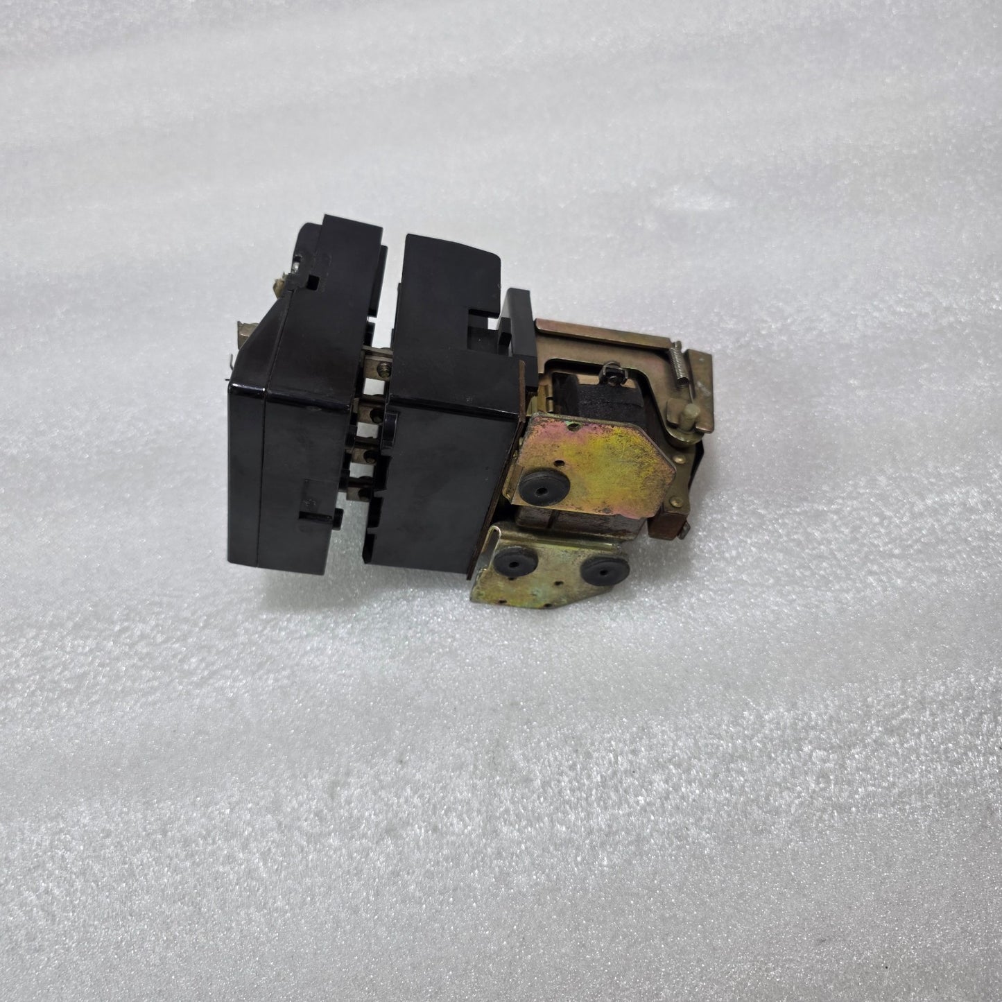 L&T MK1 AC CONTACTOR 15A 500V WITH THERMAL OVERLOAD RELAY