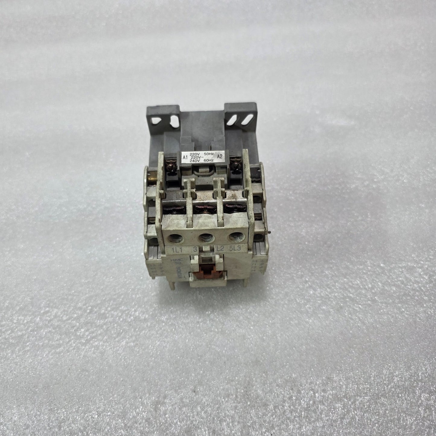 HYUNDAI HiMC 50 MAGNETIC CONTACTOR 50A 220V 50/60HZ 2NO+2NC AUX MADE KOREA