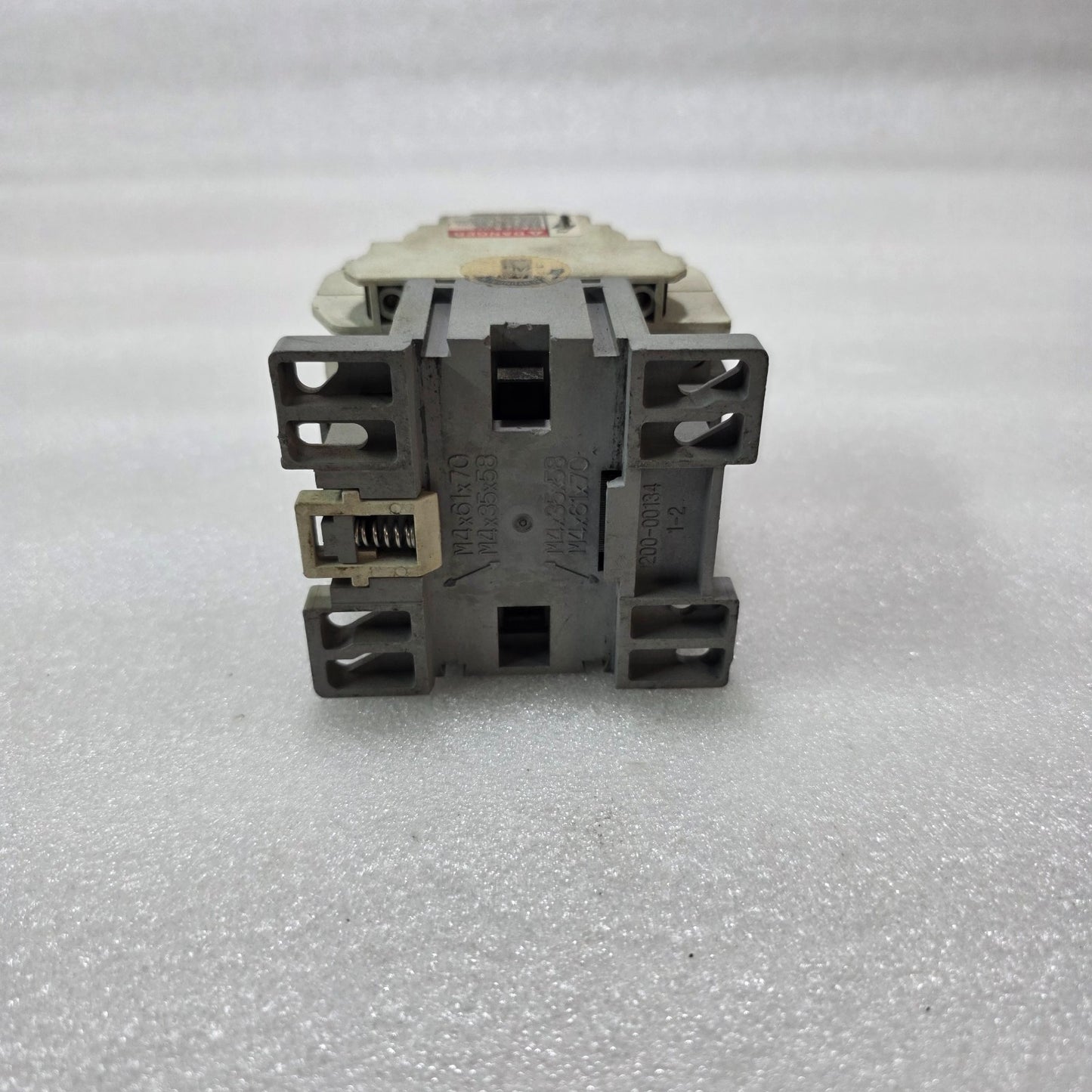 HYUNDAI HiMC 50 MAGNETIC CONTACTOR 50A 220V 50/60HZ 2NO+2NC AUX MADE KOREA