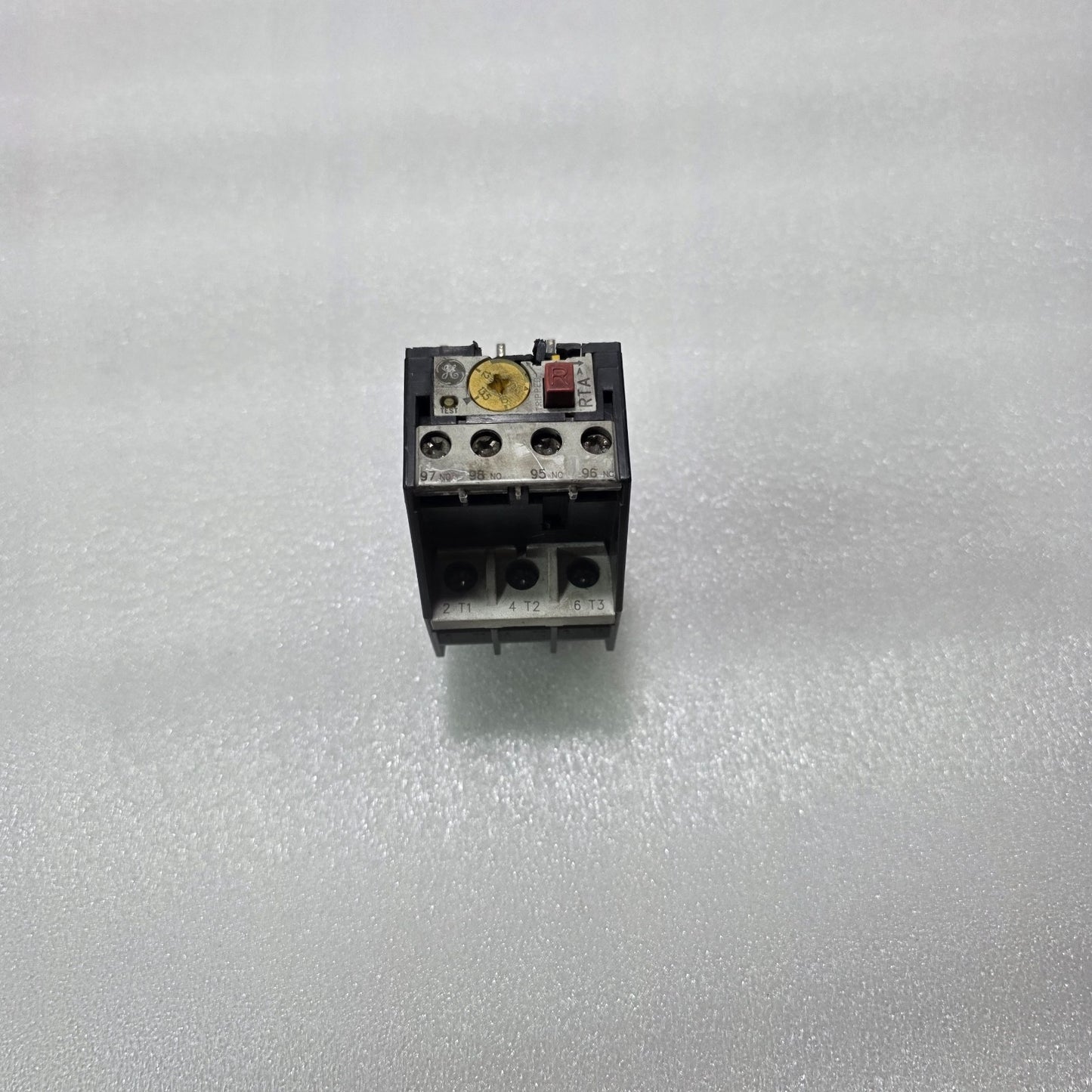 GE RTA1R THERMAL OVERLOAD RELAY 12-15A WITH AUXILIARY CONTACT MODULE 690V