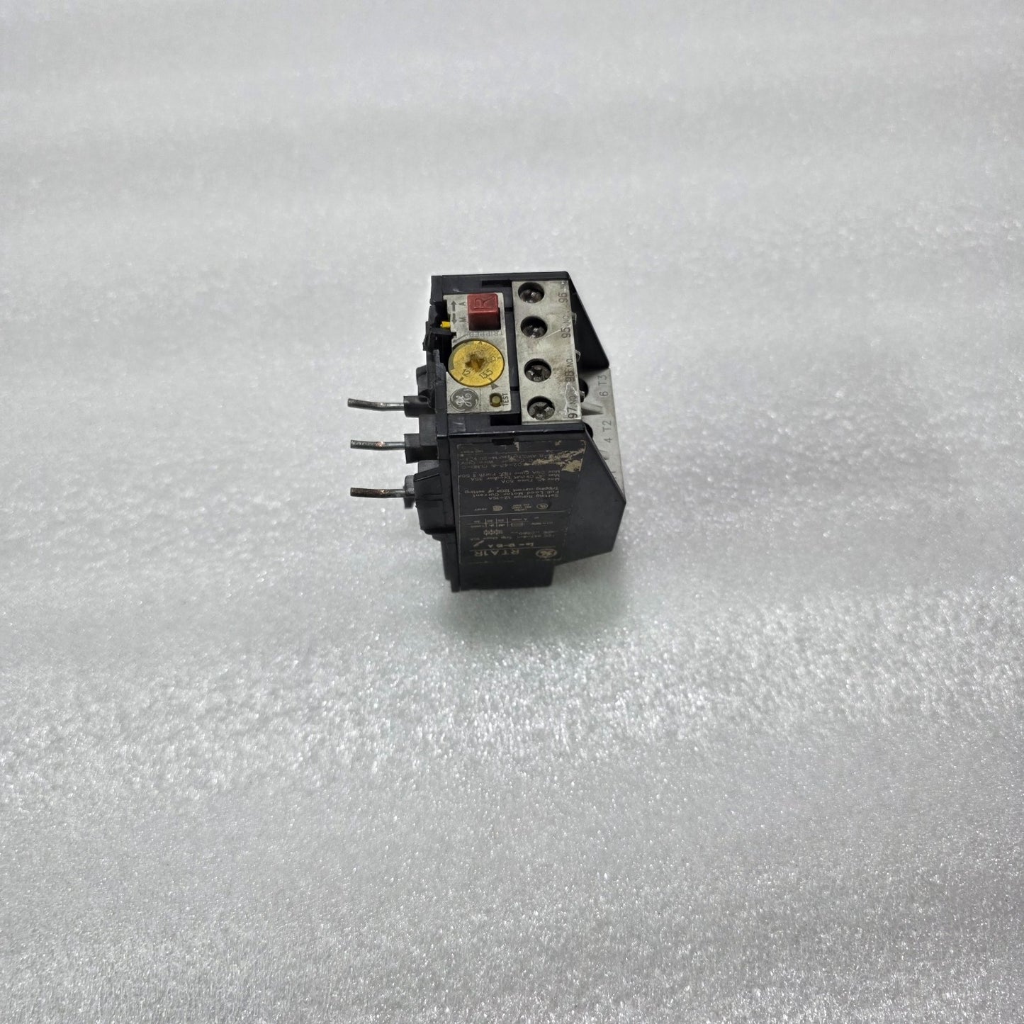 GE RTA1R THERMAL OVERLOAD RELAY 12-15A WITH AUXILIARY CONTACT MODULE 690V