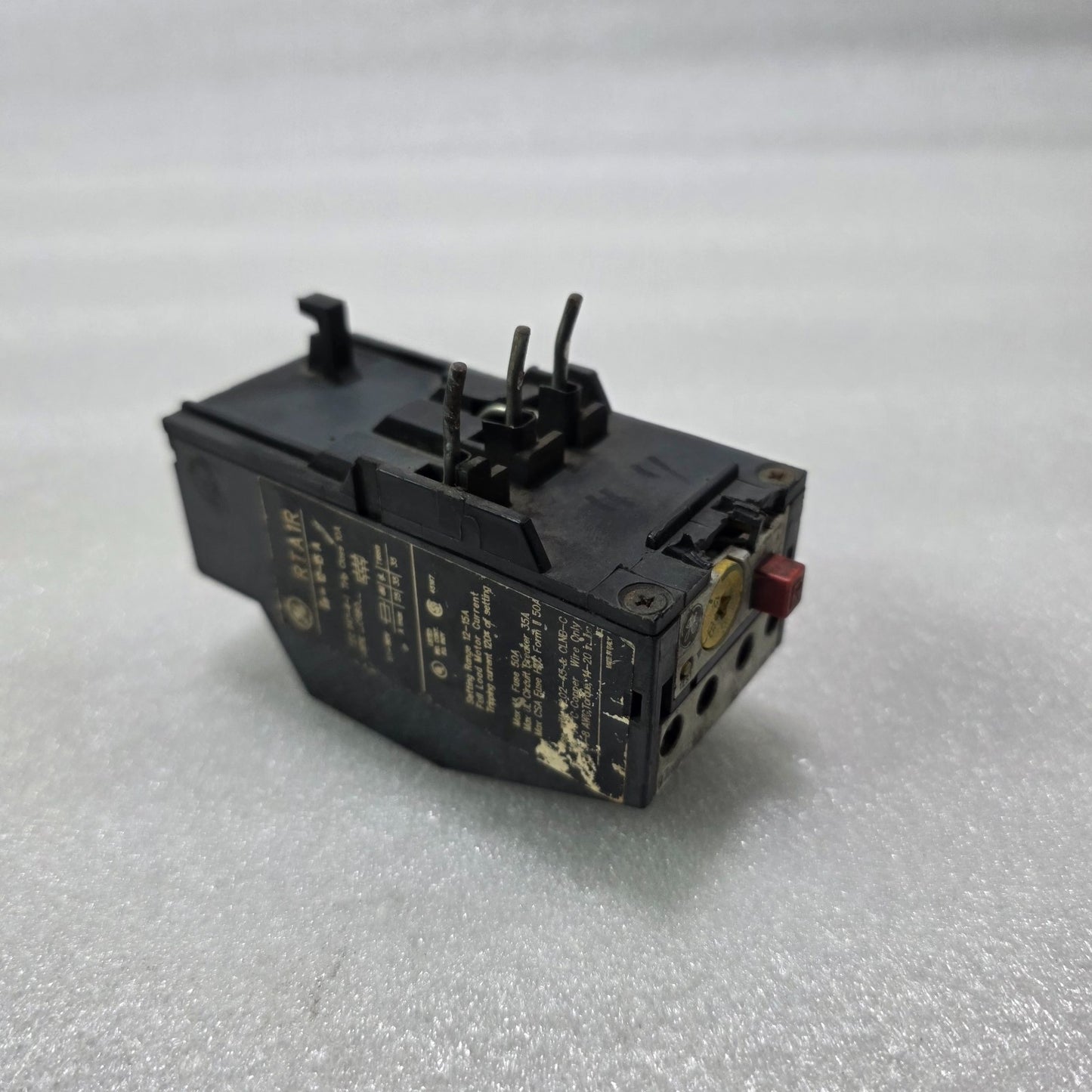 GE RTA1R THERMAL OVERLOAD RELAY 12-15A WITH AUXILIARY CONTACT MODULE 690V