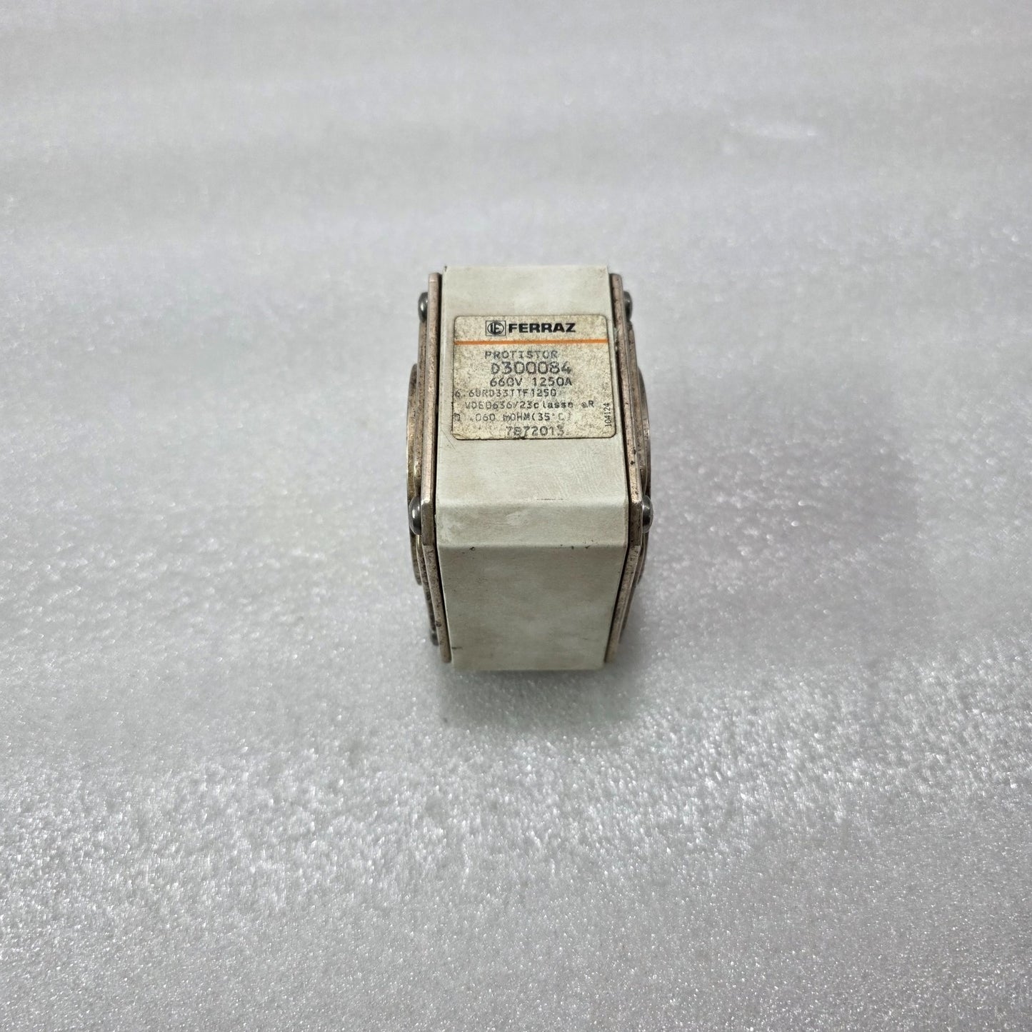 FERRAZ PROTISTOR D300084 SEMICONDUCTOR FUSE 660V 1250A aR VDE0636 C6URD33