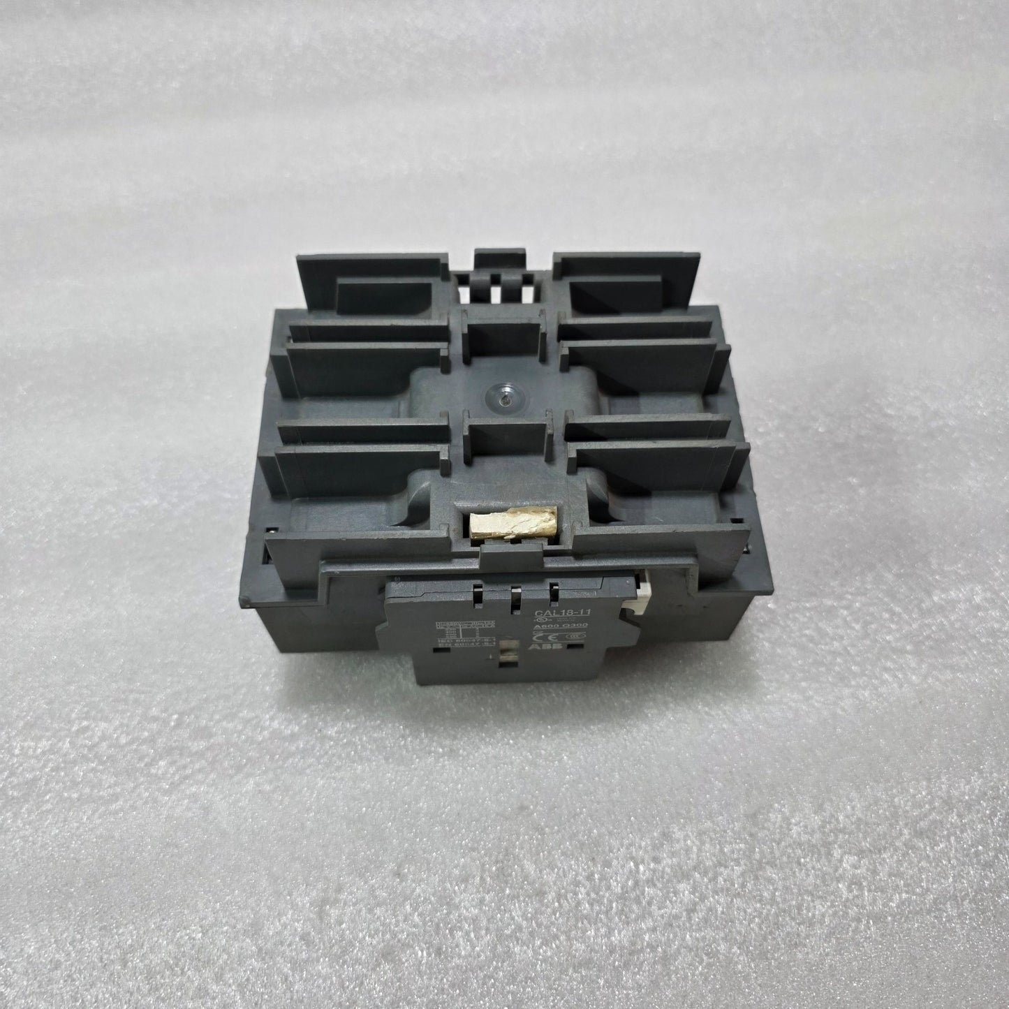 ABB A185-30 AC CONTACTOR 185A 275A 690V + CAL18-I1 AUX CONTACT IEC60947